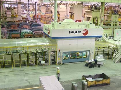 Fagor Arrasate event: FORD MOTORSEK ESKARI BERRI BAT EMAN DIO FAGOR ARRASATERI